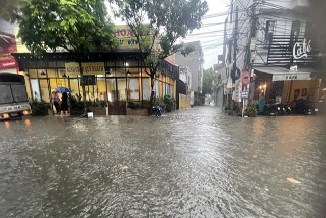 Miền Bắc, miền Trung bước vào đợt mưa rất lớn